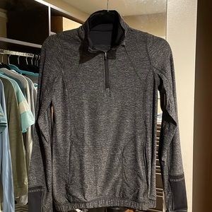 Lululemon women’s quarter zip size 4